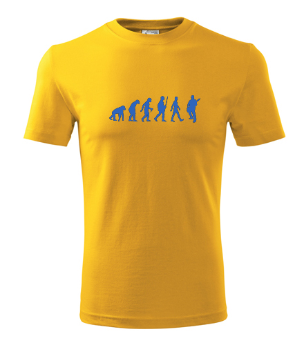 Žluté tričko evoluce kytarista