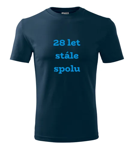 Tmavě modré tričko 28 let stále spolu