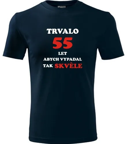 Tmavě modré tričko trvalo 55 let