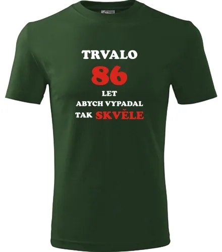 Lahvově zelené tričko trvalo 86 let