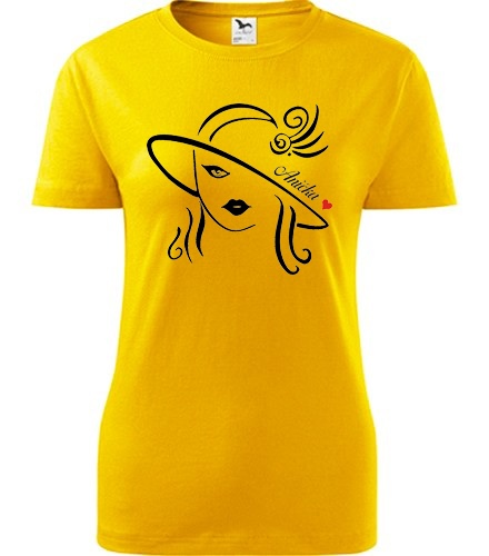 Žluté dámské tričko dívka v klobouku se jménem na přání