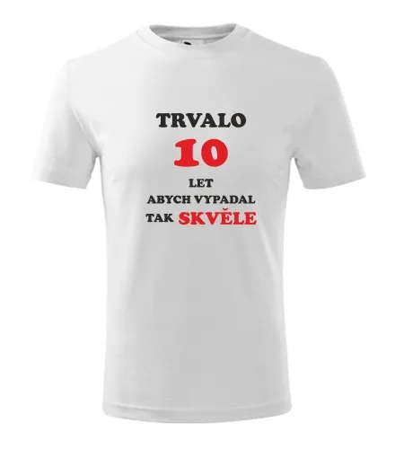 Bílé dětské tričko trvalo 10 let
