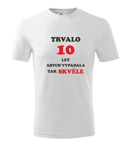 Bílé dětské tričko trvalo 10 let