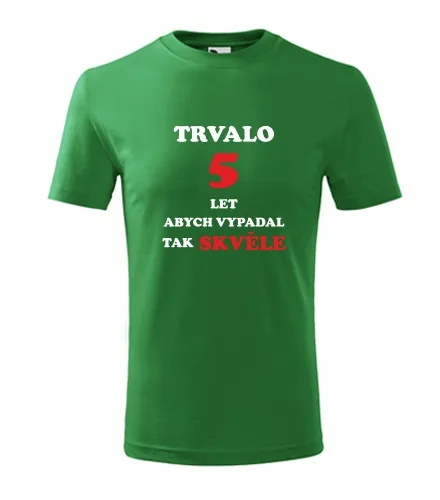 Zelené dětské tričko trvalo 5 let