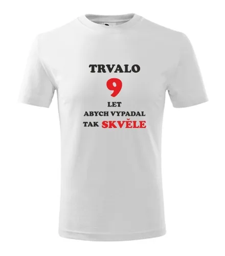 Bílé dětské tričko trvalo 9 let